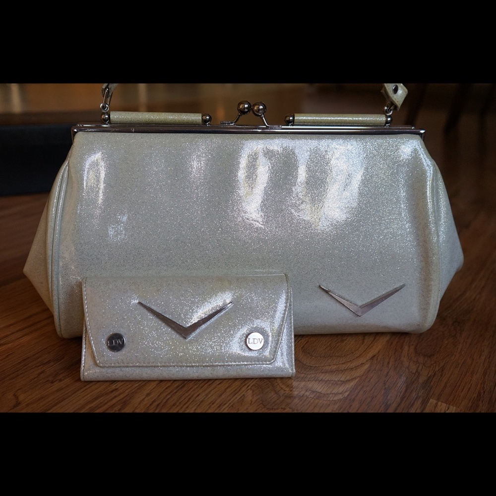 Lux De Ville "Getaway" Sparkle Vinyl Retro Kiss-Lock Purse and Wallet Set